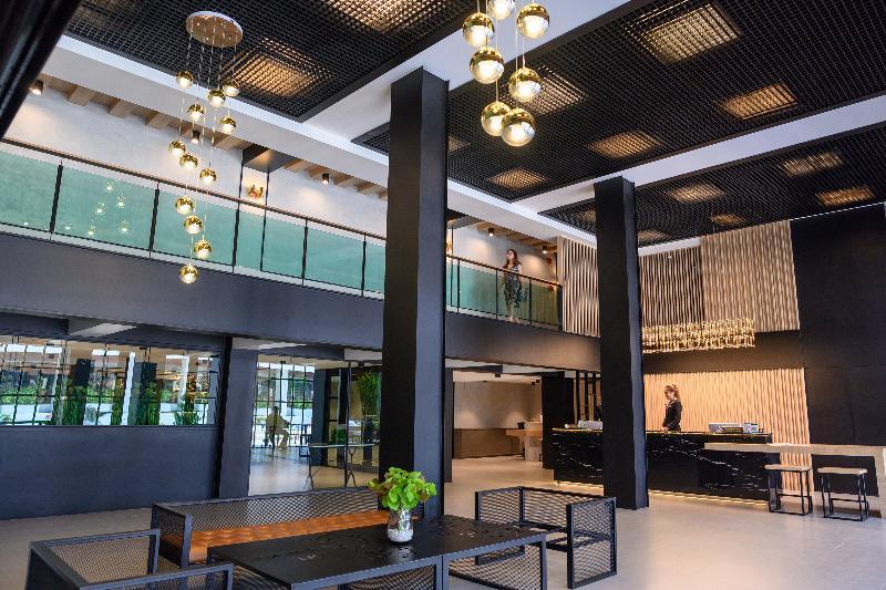 Loft Bangkok Hotel Exteriör bild