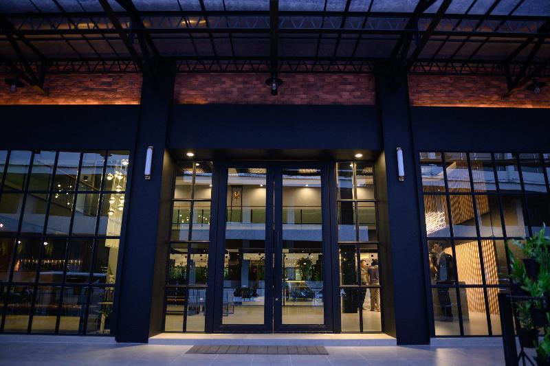 Loft Bangkok Hotel Exteriör bild