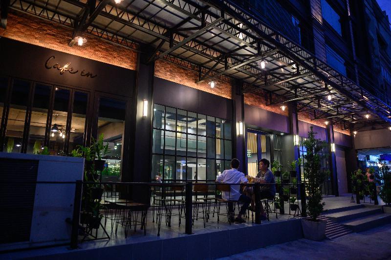 Loft Bangkok Hotel Exteriör bild